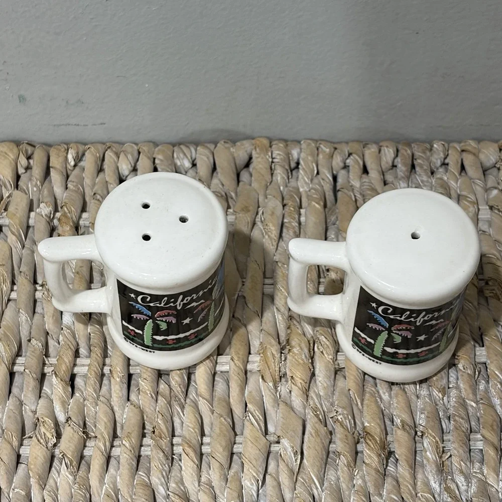 Vintage California DFS West salt and pepper shakers Set Palm Trees‎ 90s Handles